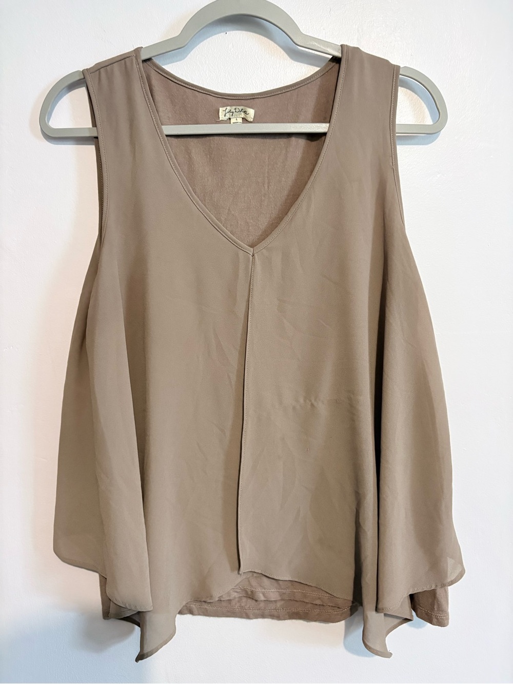 Lily White Lightweight Taupe V-Neck Sleeveless Top